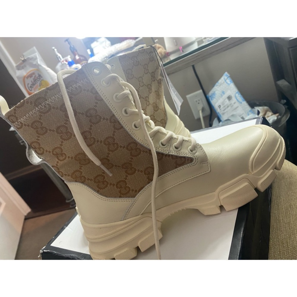 Gucci snow boots